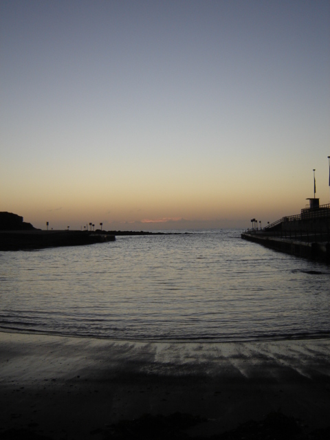 Morning twilight at Clovelly prior to training session